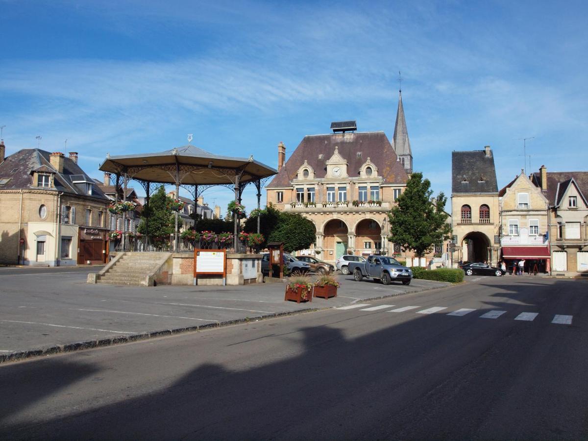 Camping Le Vallage Attigny ภายนอก รูปภาพ